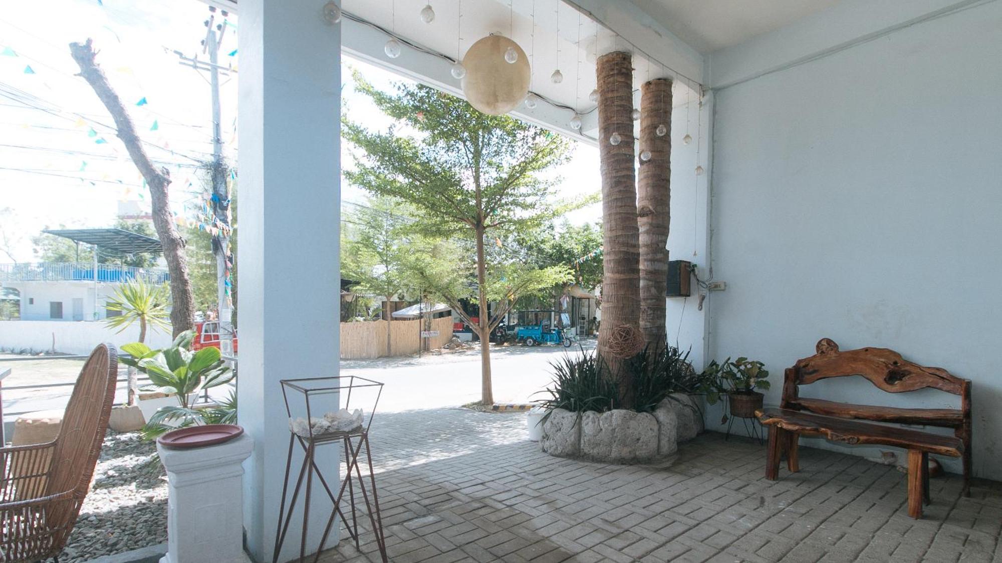 Reddoorz At Fat J Apartelle Mactan Cebu Exterior photo