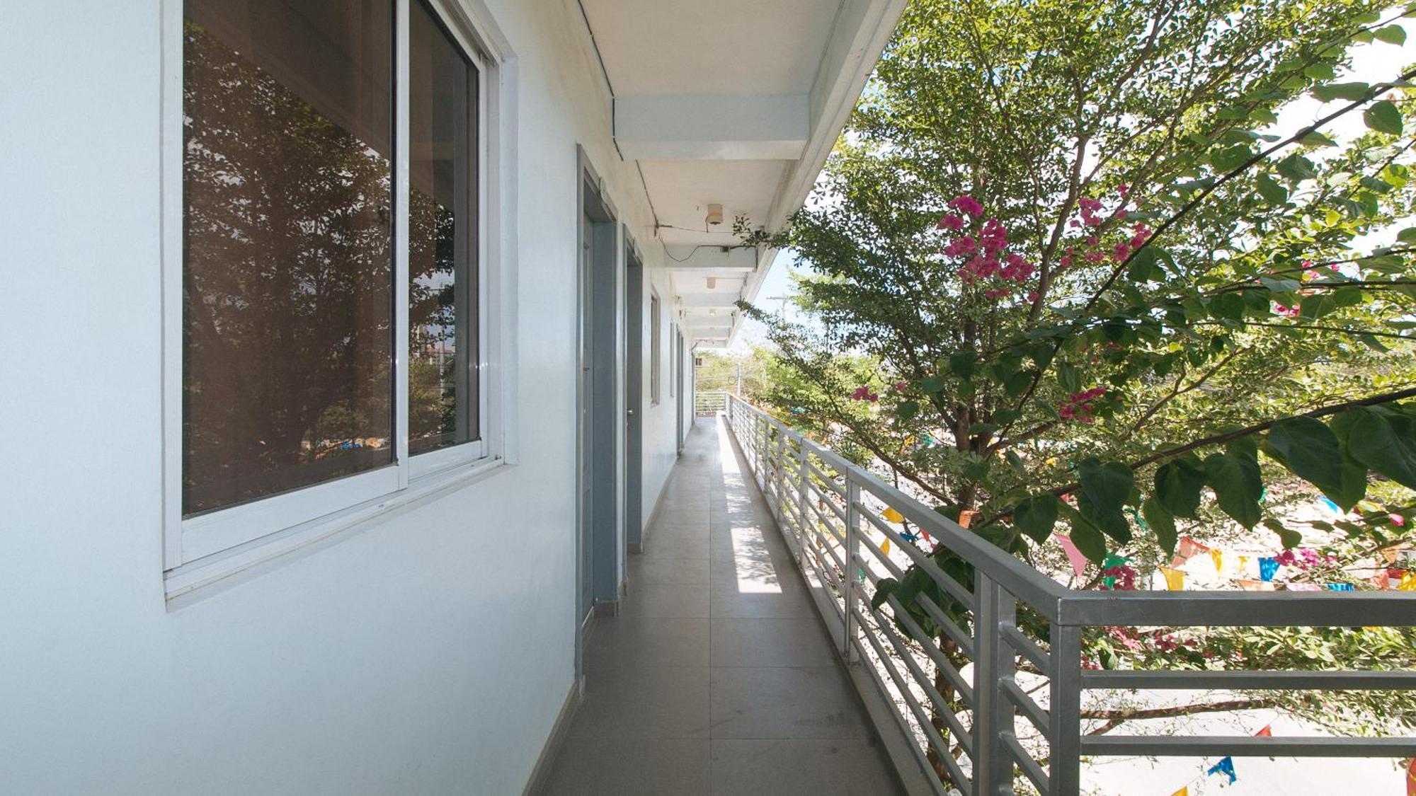Reddoorz At Fat J Apartelle Mactan Cebu Exterior photo