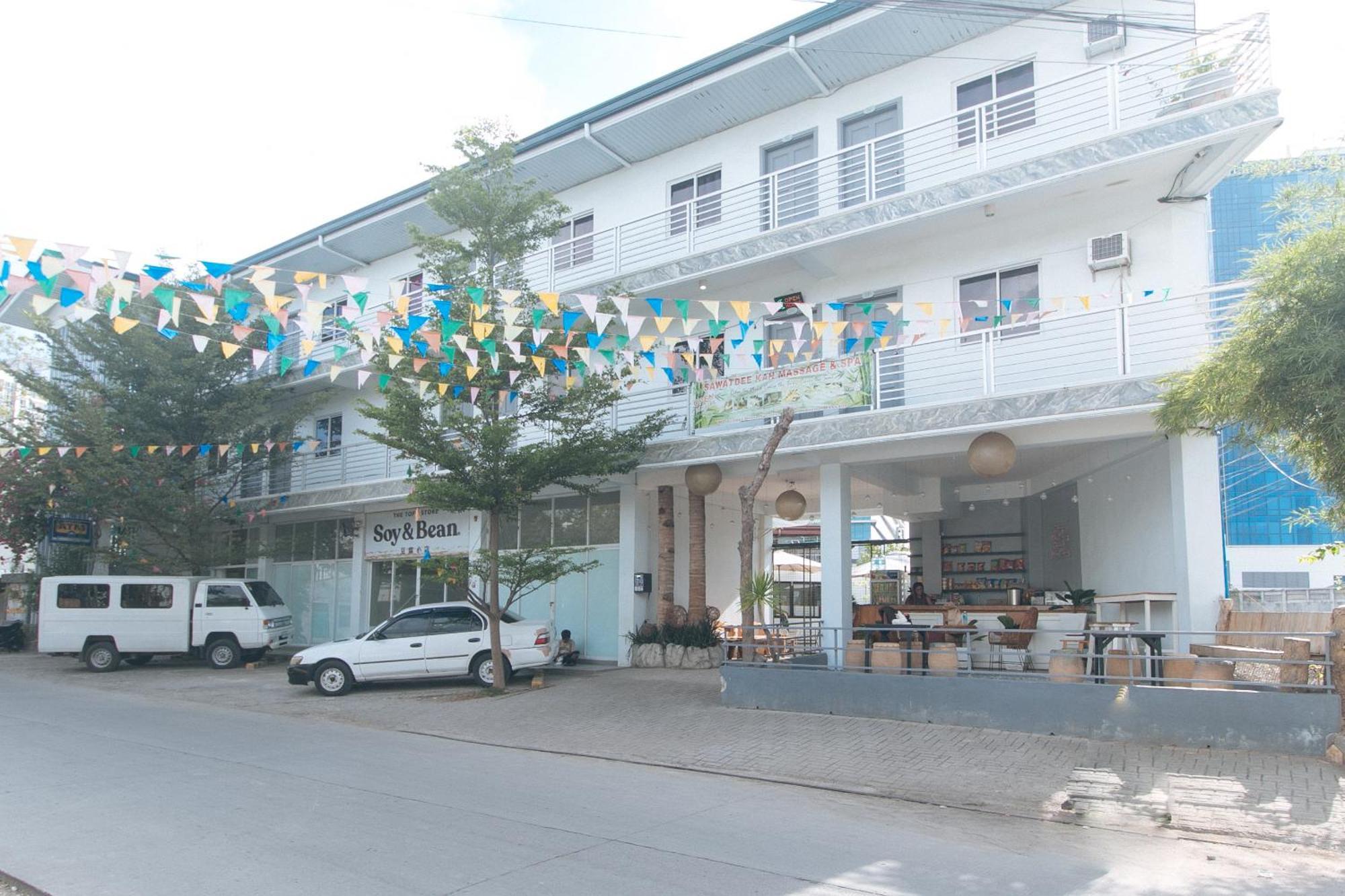 Reddoorz At Fat J Apartelle Mactan Cebu Exterior photo